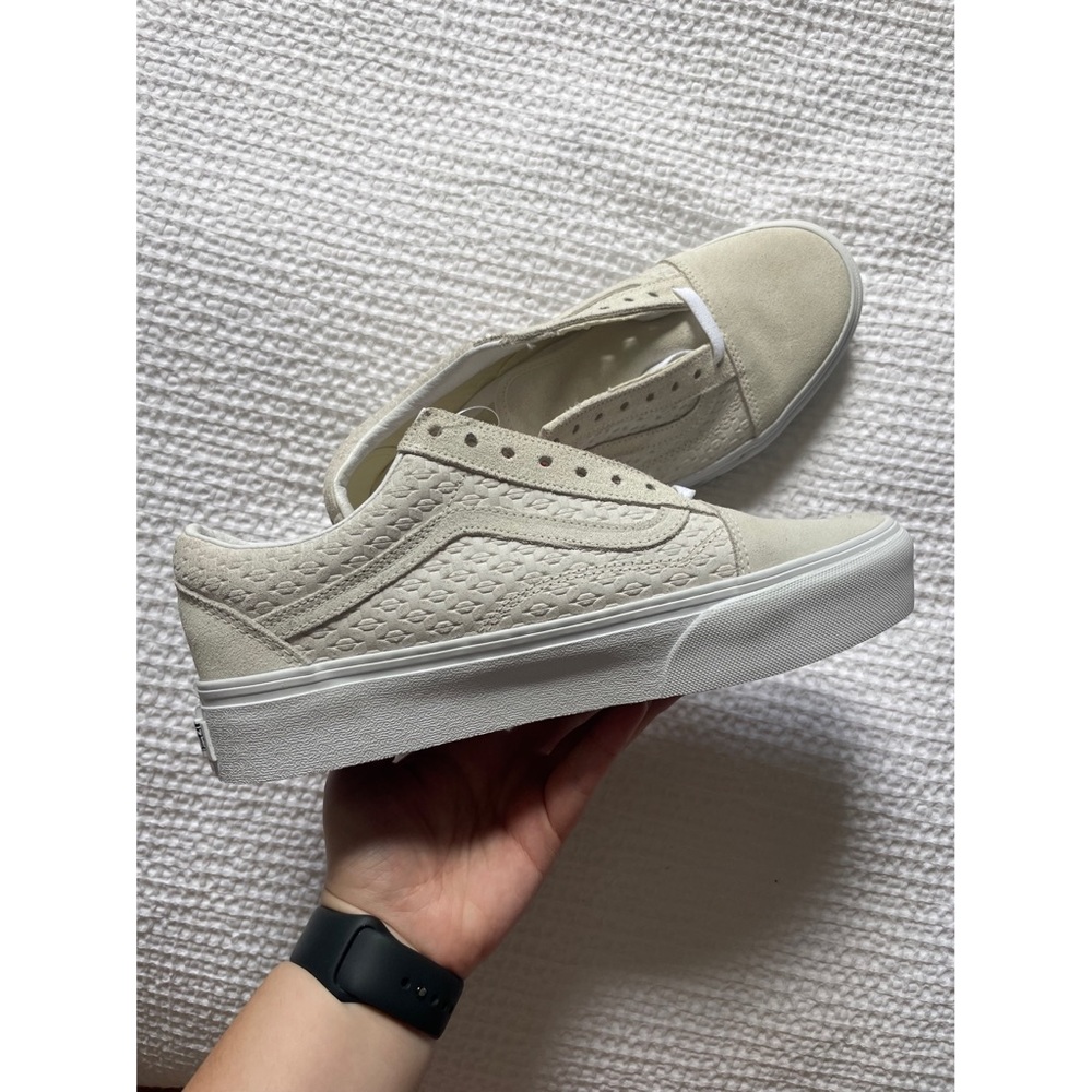 Women’s Cream Textured Vans NWT